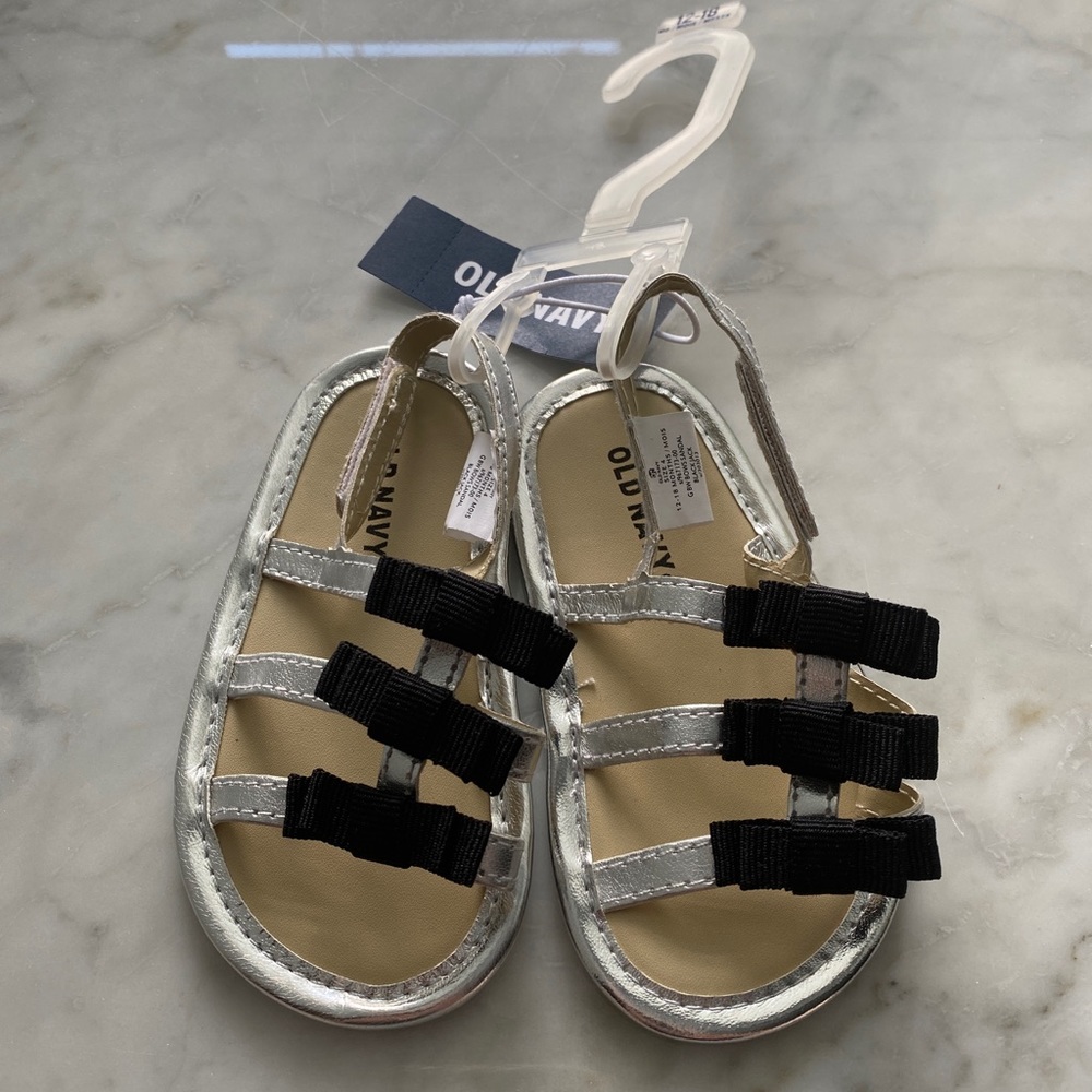 Size 4 Old Navy Sandals Silver with Black Bows